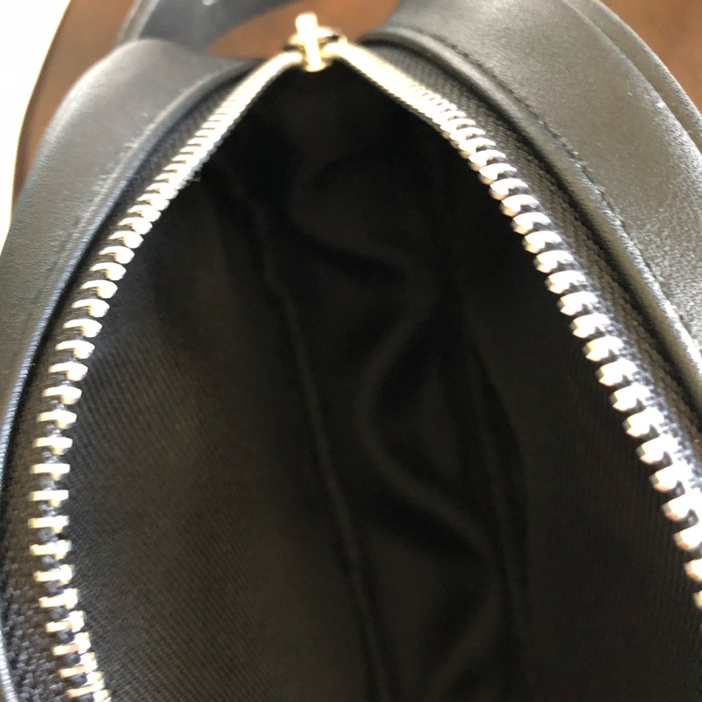 Steve Madden Silver Metallic Lace Belt Bag Small - Picture 4 of 4